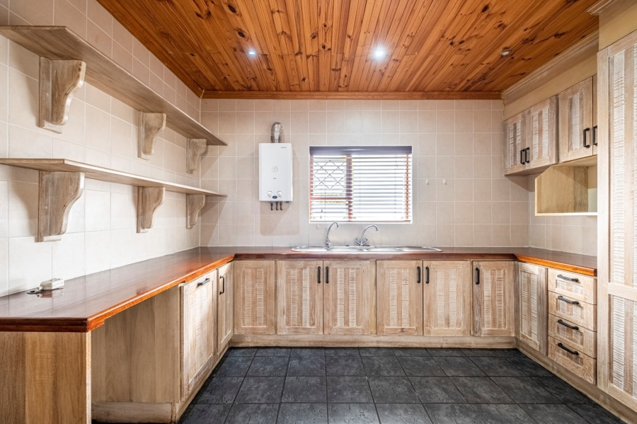 To Let 4 Bedroom Property for Rent in Amsterdamhoek Eastern Cape